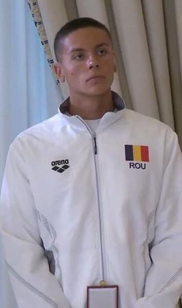 David Popovici și antrenorul Adrian Rădulescu, decorați de Klaus Iohannis: „Trebuie să facem din sport o prioritate națională”