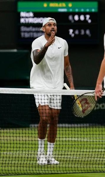 Sancțiunile primite de Nick Kyrgios și Stefanos Tsitsipas după meciul cu scandal de la Wimbledon 2022