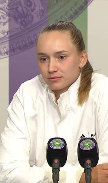 Atmosferă apăsătoare la conferința de presă după ce Elena Rybakina s-a calificat în finala de la Wimbledon: „Te simți rusoaică?”