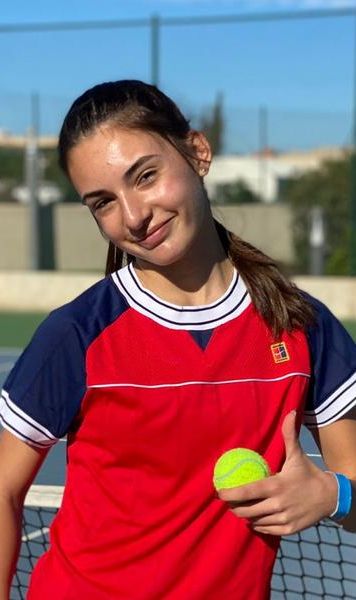 Pe urmele Simonei Halep - Alexia Ioana Tatu și Andreea Diana Soare, în finala junioarelor U14 de la Wimbledon