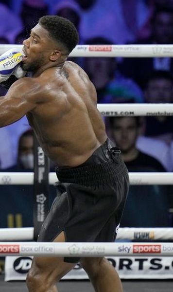 VIDEO Ucraineanul Oleksandr Usyk, victorie în meciul revanșă cu Anthony Joshua - Moment emoționant la finalul disputei