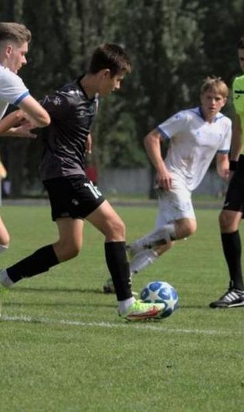 VIDEO Fotbal în vreme de război - Un meci din Ucraina, întrerupt după ce a sunat alarma aeriană