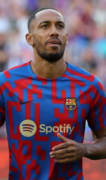 Vedetă a Barcelonei, amenințată cu arma, bătută și jefuită în propria casă