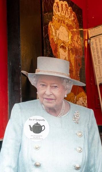 Pedepsa primită de un fan englez care a scris pe Twitter mesaje jignitoare la adresa Reginei Elisabeta a II-a