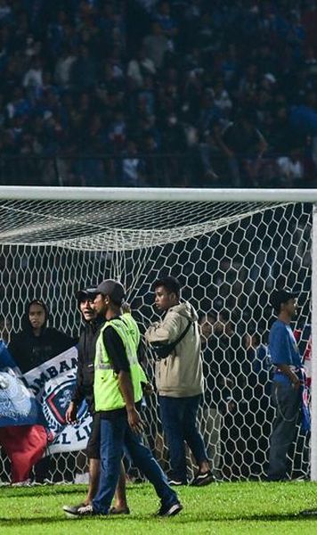 VIDEO Tragedie în Indonezia - Cel puțin 127 de morți la un meci de fotbal între două echipe rivale