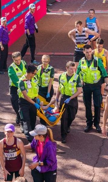 Maratonul de la Londra: Un participant a murit după ce s-a prăbușit în timpul cursei