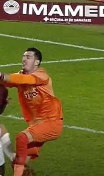 Scandal mare după Rapid vs CFR Cluj - Părerea specialistului după cele două penaltiuri controversate primite de giuleșteni