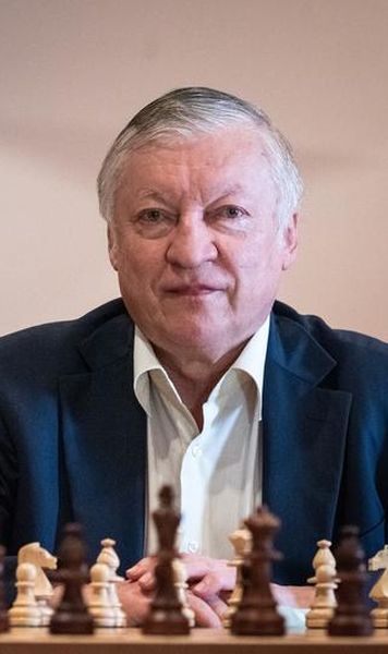 Șah: Confuzie după ce fostul campion mondial Anatoly Karpov a fost plasat în comă artificială - Accident domestic sau atac în stradă?