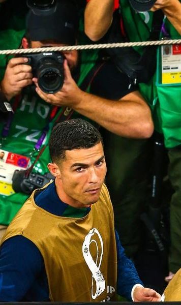 DigiSport. FOTO S-a săturat: ce a făcut Cristiano Ronaldo când a văzut că toți fotoreporterii sunt cu ”ochii” pe el, deși e rezervă