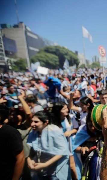 VIDEO Bucurie fără margini a fanilor argentinieni, pe străzile din Buenos Aires