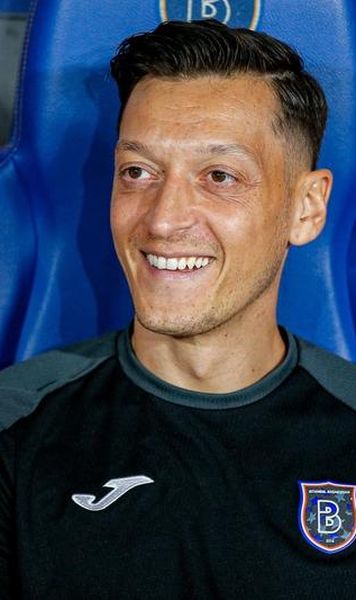 Un campion mondial și-a anunțat retragerea surprinzătoare din fotbal în timpul sezonului