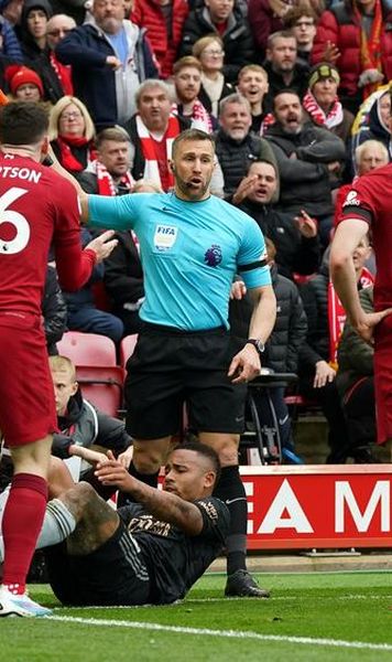 Decizia luată în privința arbitrului care a lovit cu cotul un jucător al lui Liverpool