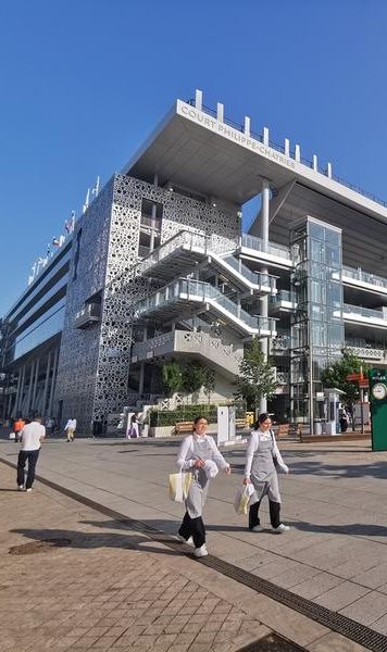 FOTO 5 ani de la titlul Simonei Halep - Cât s-a schimbat lumea tenisului, dar mai ales complexul de la Roland Garros