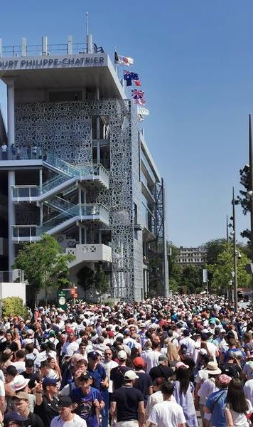 Imagini spectaculoase - Fanii au luat cu asalt complexul de la Roland Garros în prima zi de concurs