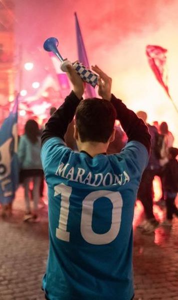 VIDEO Nebunie pe străzile din Napoli - Cum au sărbătorit suporterii primul titlu după 33 de ani