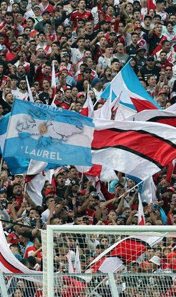 Un suporter al echipei River Plate a murit după ce a căzut din tribună