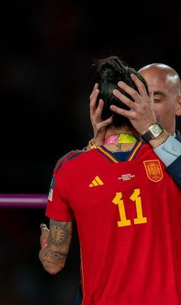 GSP: Reacția autorităților spaniole după ce președintele federației a sărutat-o pe gură pe fotbalista campioană mondială