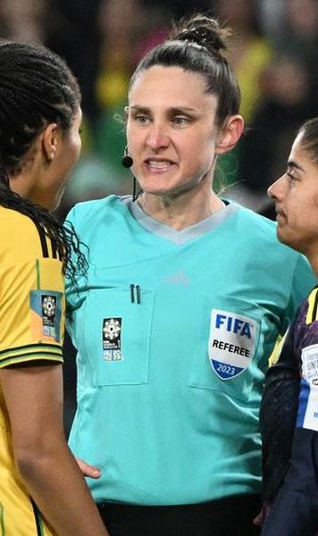 VIDEO Faza zilei la CM de fotbal feminin - Confruntare între David și Goliat