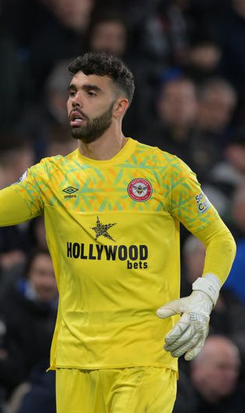 Arsenal aduce concurent pentru Aaron Ramsdale