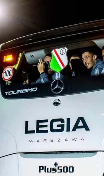 VIDEO Scandal uriaș după AZ - Legia: Președintele clubului polonez, bătut de polițiștii olandezi - Doi fotbaliști au fost încătușați