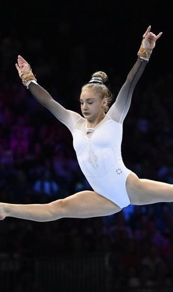 VIDEO CM Gimnastică: Sabrina Voinea a obținut locul patru la sol, la doar 16 ani