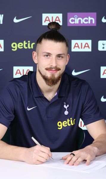 Radu Drăgușin, în lotul lui Tottenham pentru meciul cu Manchester United