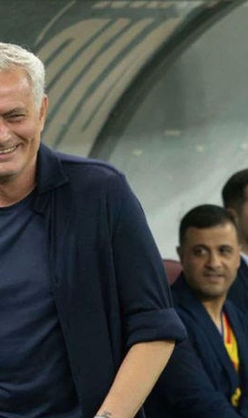 GSP. O imagine postată de Jose Mourinho din vestiarul Arenei Naționale a devenit virală în Italia: „Unicul pe care îl iubesc"