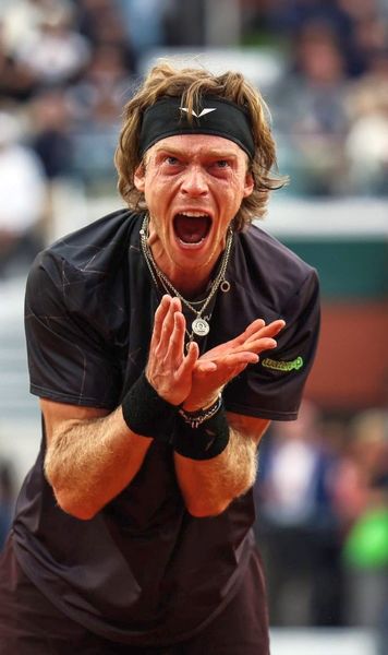 Nervi și înjurături  Rusul Rublev a îngrozit audiența de la  Roland Garros