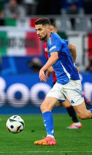 Italia - Albania 2-1  Prea bună,  Squadra Azzurra ! Albania a surprins cu gol în 23 de secunde, dar n-a putut provoca surpriza