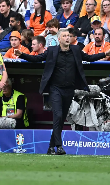 Mesaj de adio?  Edi Iordănescu lasă impresia că meciul cu Olanda a fost  ultimul : „Familia are mai mare nevoie de mine decât are naționala”