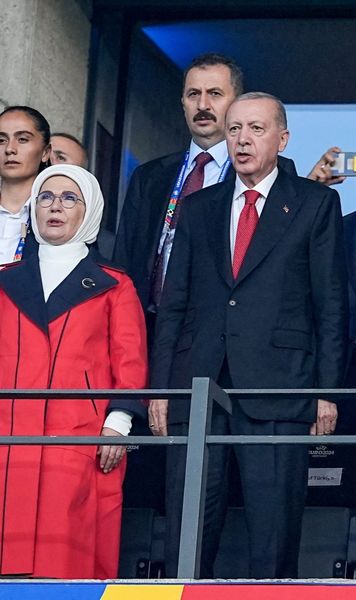 Erdogan  Preşedintele Turciei  a intrat în vestiarul echipei după înfrângerea cu Olanda » Ce mesaj a transmis