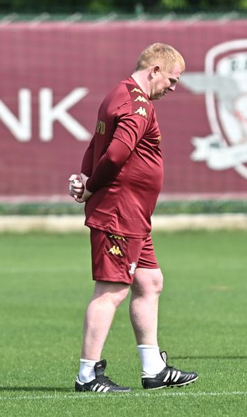 Viața în România  Ce l-a impresionat pe Neil Lennon de la venirea la  Rapid