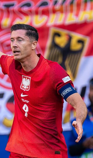 ACUZAT Robert Lewandowski și-ar fi  cumpărat  două licențe la facultatea de sport