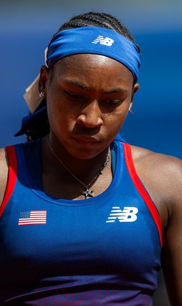 În lacrimi la J.O.  Speranţa americanilor, Coco Gauff,  înfrângere surprinzătoare