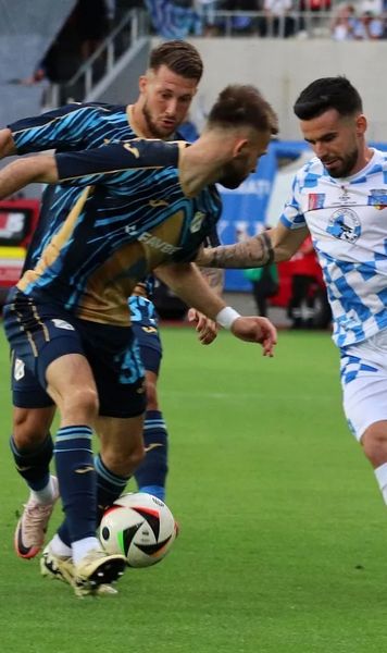 Au dat maxim  Rijeka - Corvinul 1-0 . Hunedorenii „coboară” în turul 3 din Conference + Sergiu Buș a ratat un penalty în minutul 76