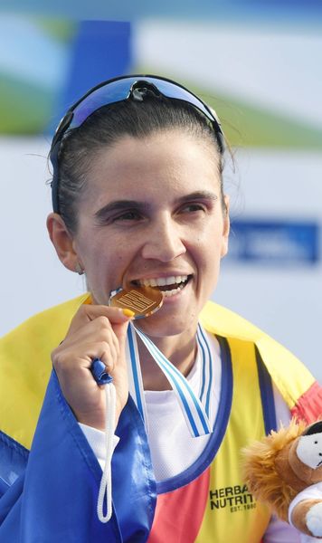 Ţiriac s-a răzgândit Ionela Cozmiuc va primi  un alt premiu , după performanţele de la Campionatele Mondiale