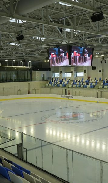 BUCUREȘTIUL ARE PATINOAR  GOLAZO.ro a vizitat Berceni Arena: azi e meci de hochei în Capitală  după 12 ani