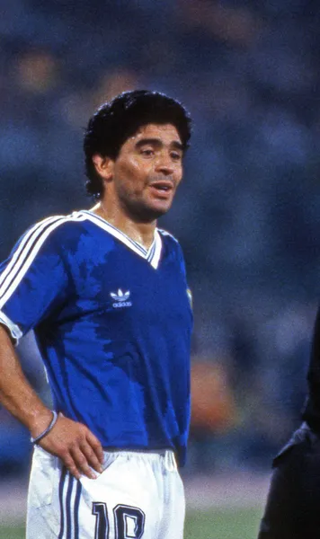 MARADONA  Procesul morții lui Diego a fost amânat.  8 persoane acuzate : „L-au abandonat”