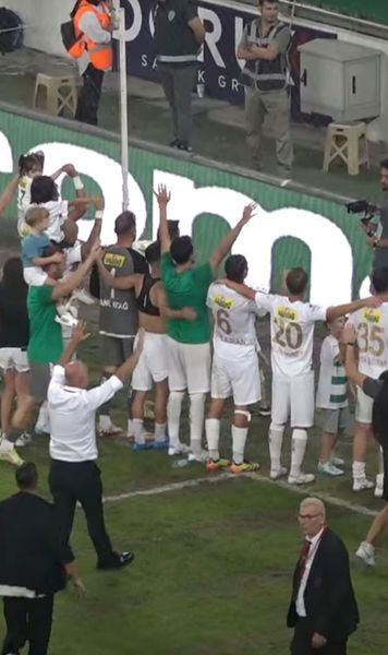 Imagini de colecție Bursaspor, prima echipă antrenată de Hagi, a adunat  41.300 de fani  pe „stadionul-crocodil” la primul meci în liga a patra!