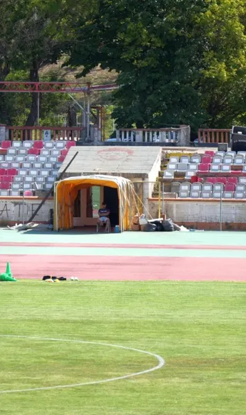 CS DINAMO, ÎN ȘTEFAN CEL MARE   Echipa Ministerului de Interne vrea să joace pe „Dinamo” în timpul  demolării stadionului