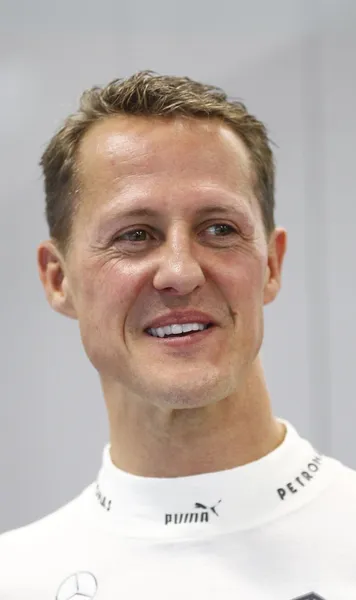 Schumacher a reapărut în public  Daily Mail susține că legendarul pilot a asistat weekendul trecut la  nunta fiicei sale