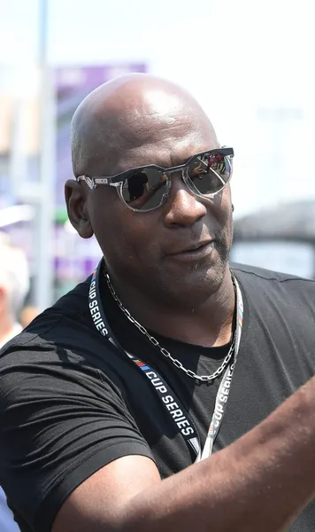 Michael Jordan, achiziție exorbitantă  Legendarul baschetbalist a plătit  70 de milioane de dolari  pentru o extravaganță