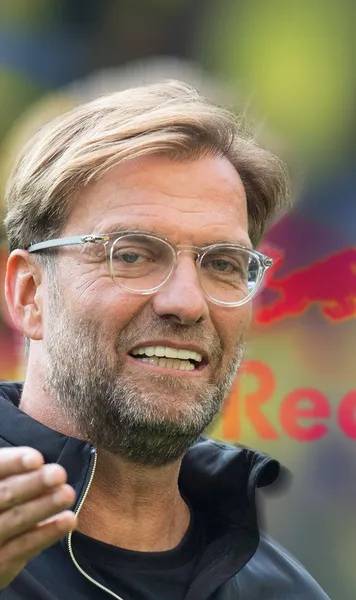 Klopp, criticat dur  Fostul antrenor al lui Liverpool, contestat de presa germană pentru semnarea cu Red Bull: „E la fel de  fals precum dinții săi ”