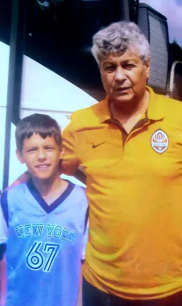 Imagine rară  Titularul echipei naționale, poză  de colecție  cu Mircea Lucescu, din urmă cu 15 ani