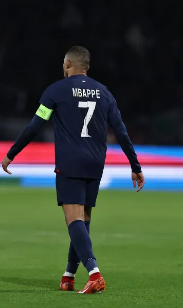 Victorie pentru Mbappe Superstarul francez a câștigat  procesul  cu PSG. Va primi o sumă colosală