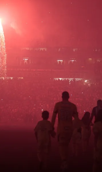 Imagini incendiare   VIDEO  S-a aprins „ El Monumental ”, în semifinala Cupei Libertadores dintre River și Mineiro