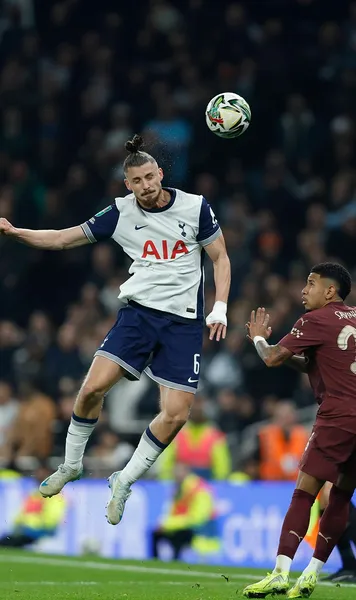 TOTTENHAM - MANCHESTER CITY 2-1  Radu Drăgușin,  integralist  în victoria contra campionei Angliei din optimile Cupei Ligii