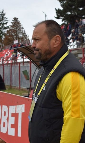 Doi dintr-o lovitură  Antrenorul și directorul tehnic ai unui club de Liga 2, demiși la pachet!  Nicolae Dică  e favorit să preia echipa