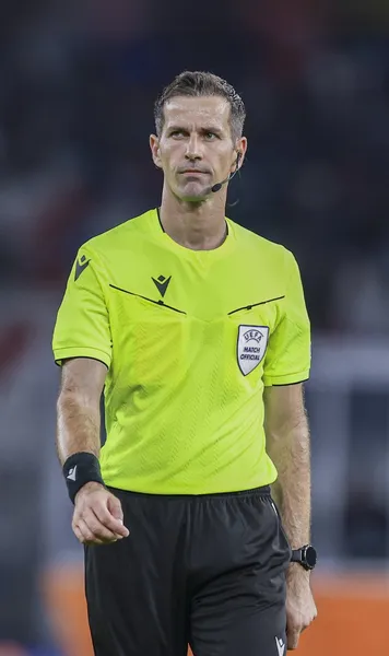 Europa League  UEFA a ales brigada de arbitri pentru partida  FCSB - Midtjylland . „Centralul”, acuzat că a distrus un meci european anul trecut