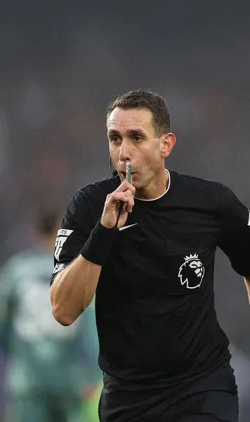 VIDEO ȘOCANT  Arbitrul din Premier League care l-a jignit pe Klopp,  David Coote , filmat în timp ce priza o pudră albă